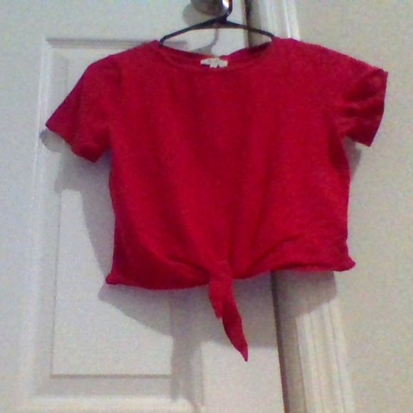 Cropped Red Tied Shirt - Picture 1 of 1